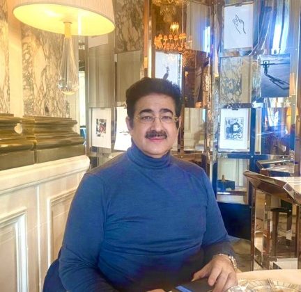 Sandeep Marwah Visited Paris to Observe Tourism After Pandemic Sandeep Marwah Visited Paris