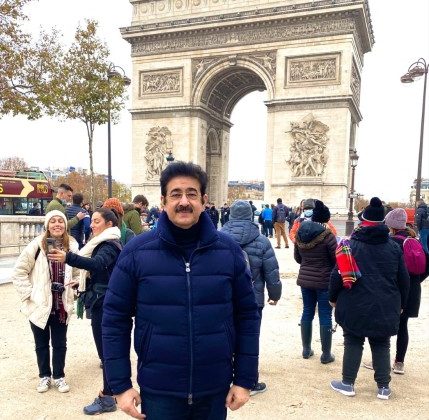 Paris is the Capital of Fashion- Sandeep Marwah thumbnail_img_2849
