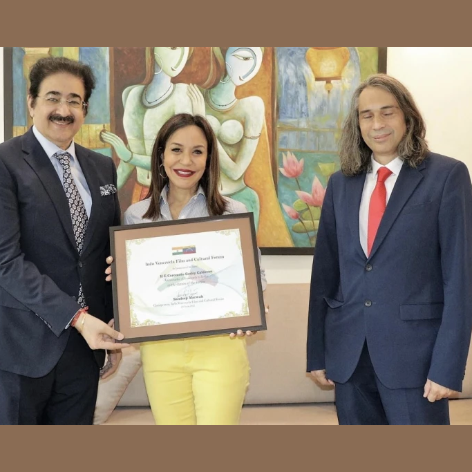 Coromoto Godoy Calderon Patron to Indo Venezuela Cultural Forum thumbnail_img_0197