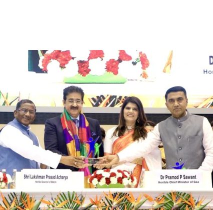 Sandeep Marwah Honoured at 6th Fit India Conclave at Vigyan Bhawan thumbnail_img_0327