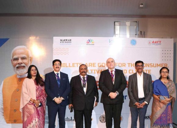 Prime Minister’s Favourite Program on Millet Highlighted at 12th Global Festival of Journalism Noida 2024 428607050_421071747246464_525859115288591596_n