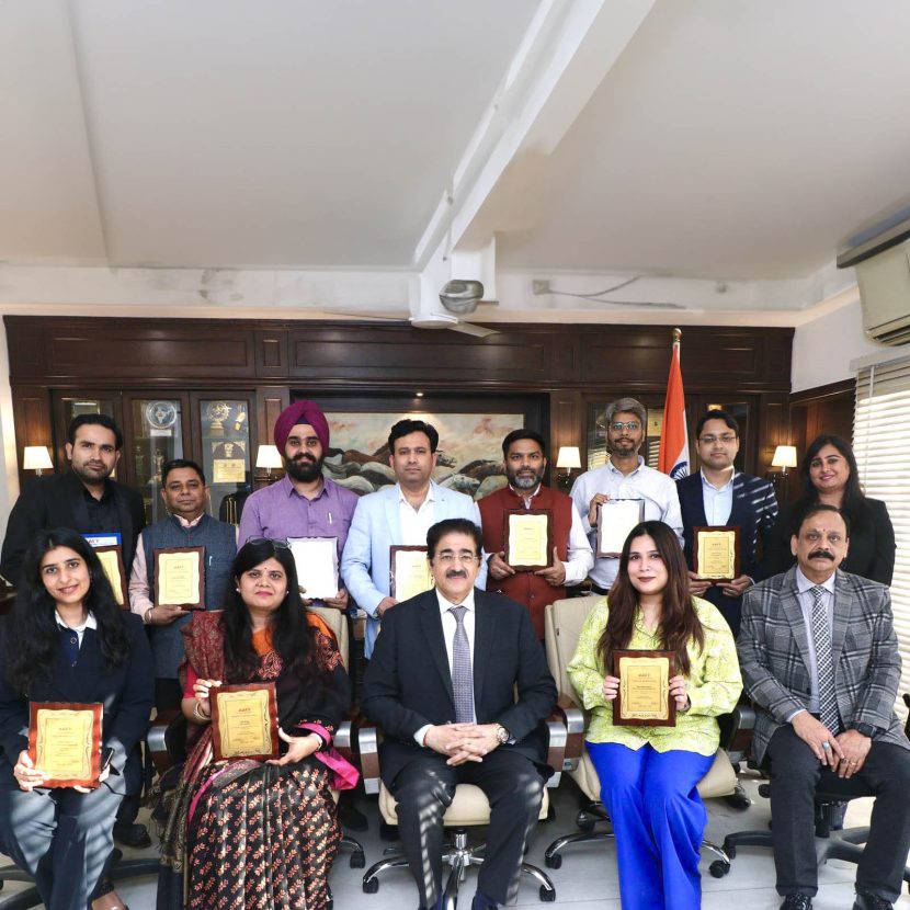 Top Faculty of AAFT Honored by President Sandeep Marwah 428629501_10159146447061065_7960003251942792927_n-1