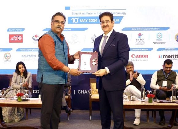 Dr. Sandeep Marwah Honored at APAC Global Education and Skill Conclave 440940305_10235495838116263_6147774137873823125_n