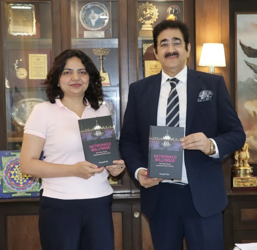 Swapnil Rai Presents “Networked Bollywood” to Sandeep Marwah at Marwah Studios thumbnail_img_0014