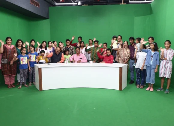 Teachers and Social Workers from Orissa Visit Marwah Studios for a Guided Tour thumbnail_img_4252