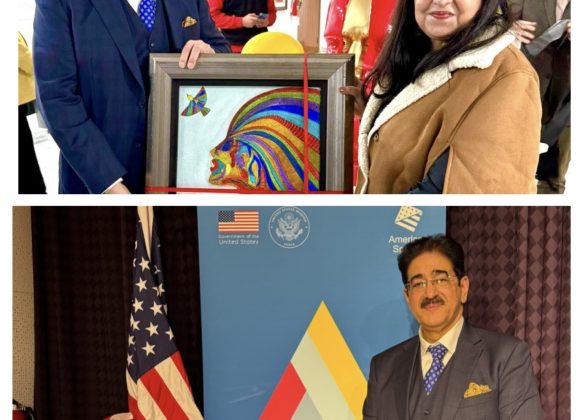 Dr. Sandeep Marwah Inaugurates Art Exhibition ‘DemArtcracy’ at American Center, New Delhi thumbnail_img_3040