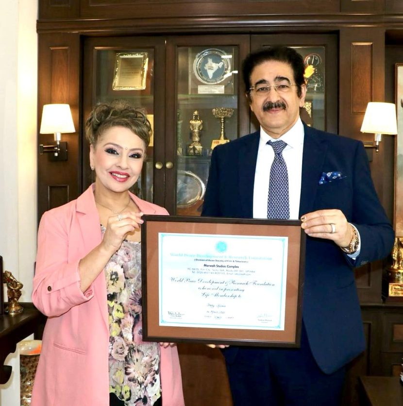 Honey Kalaria Honoured with Life Membership of World Peace Foundation at Marwah Studios 481514857_10160190143581065_4845698308214590469_n