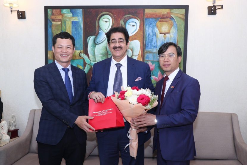 Dr. Sandeep Marwah Honoured by Vietnamese Officials for Strengthening Bilateral Relations thumbnail_img_5319