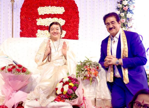 Sandeep Marwah Joins Celebrations for Spiritual Leader Her Holiness Archana Didi’s Birthday 489890459_10160293140176065_6732250009561783493_n