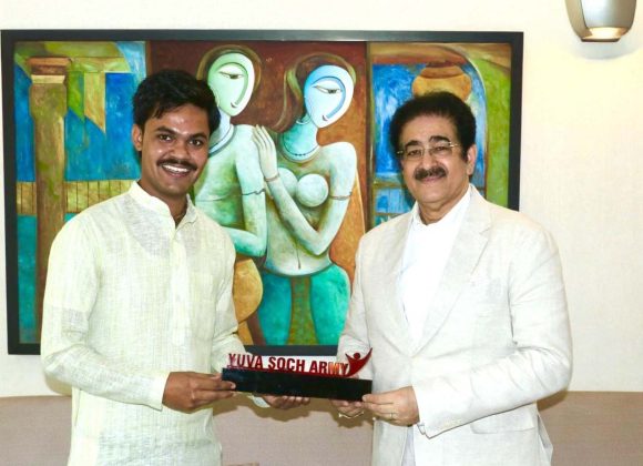 Sandeep Marwah Honoured by Yuva Soch Army for Service in Uniform and Social Contribution