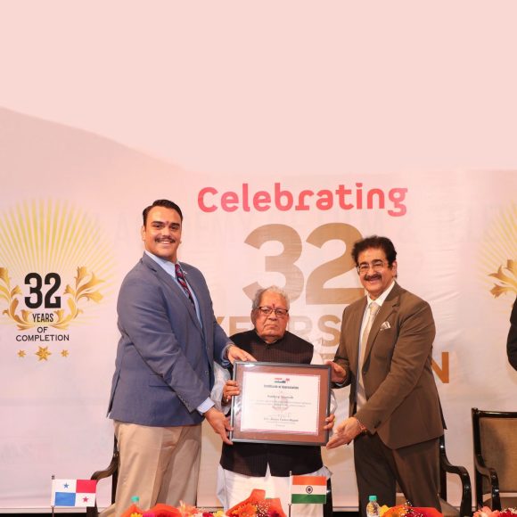 Sandeep Marwah Honoured by Ambassador of Panama