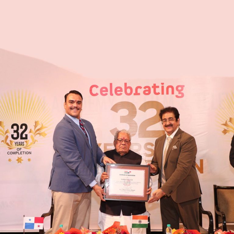 Sandeep Marwah Honoured by Ambassador of Panama