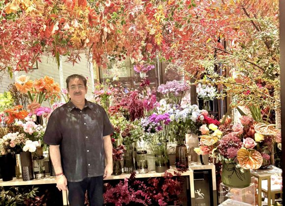 Dr. Sandeep Marwah Interviewed by Hong Kong Press 572788147_10242757871262553_4351876487630515438_n