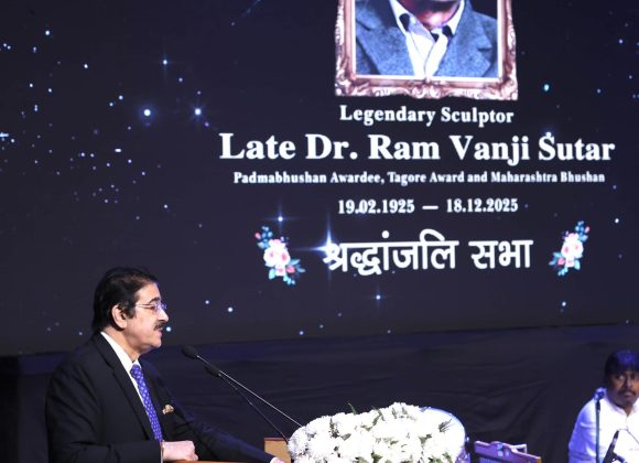 Dr. Sandeep Marwah Pays Emotional Tribute to Padma Bhushan Dr. Ram V. Sutar Ji at Shradhanjali Sabha 605633196_10161323895136065_2613068745421171988_n