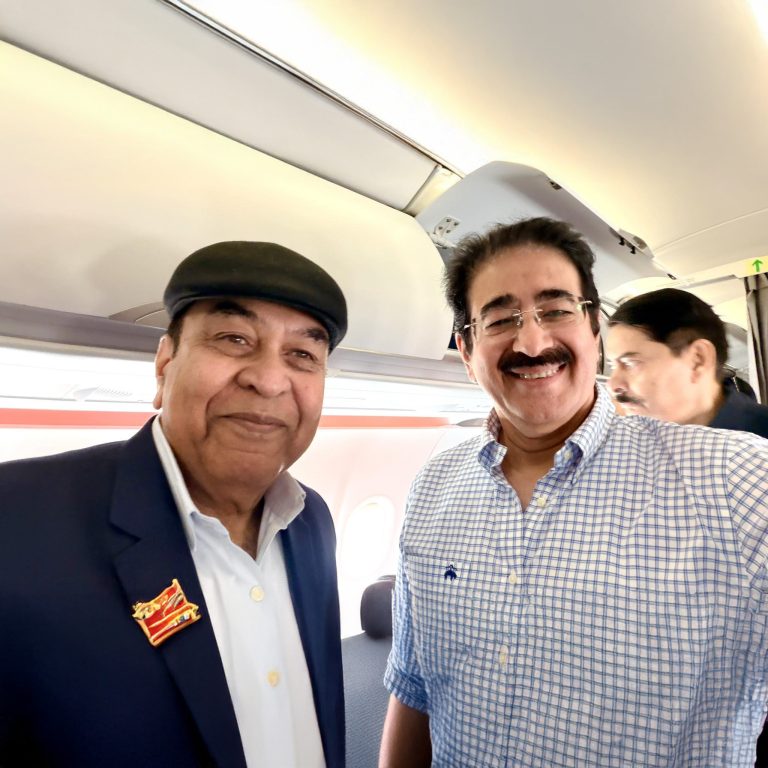 Dr. Sandeep Marwah Extends Congratulations to Lt. Gen. Ata Hasnain on His Appointment as Governor of Bihar 650053945_10161621011516065_7653095184452122974_n