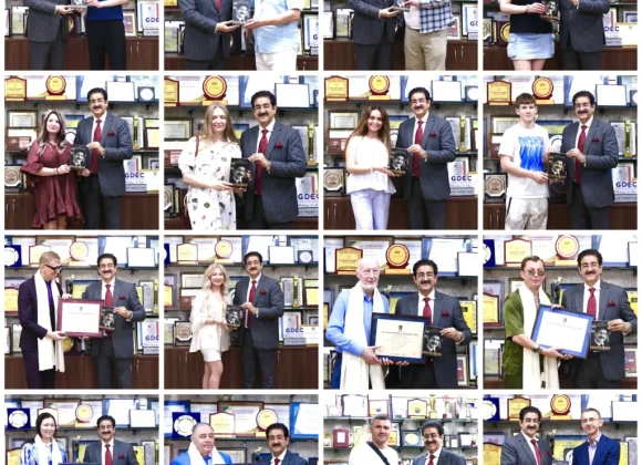 Dr. Sandeep Marwah Presents His Book to Distinguished Russian Delegation at Marwah Studios 67df9abc-4f5f-446e-bb93-337ca3df6864