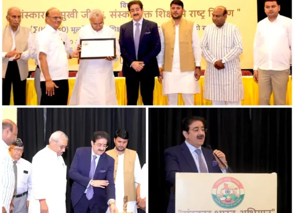 Dr. Sandeep Marwah Inaugurates “Sanskar Bharat Abhiyaan” at India International Centre 686344964_10161823568116065_5206022710403129643_n