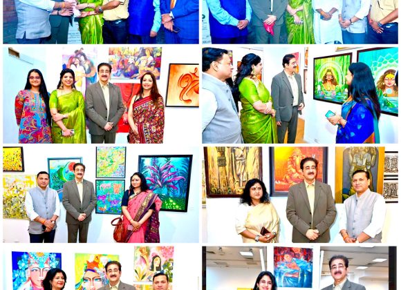 Dr. Sandeep Marwah Attends Group Art Exhibition at India Habitat Centre 759871645_1046403975012782_1584099073683198988_n