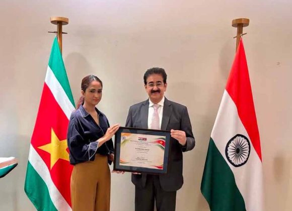 H.E. Ms. Hanisha Jairam Presented with Patronship of Indo Suriname Film and Cultural Forum 785059100_28087794120903944_1561482893798647318_n-1